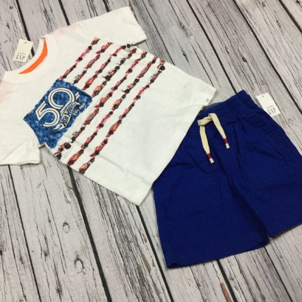 Gap Boys 12-18M Hot Wheels Top & Shorts - Picture 2 of 5